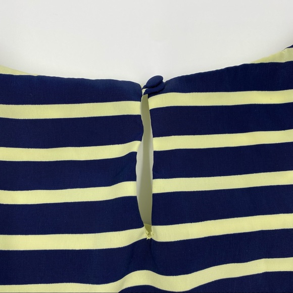 Forever 21 Essentials Top - Picture 4 of 8